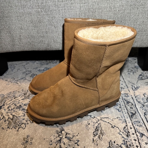 UGG Essential Bootie Chestnut - Picture 6 of 12